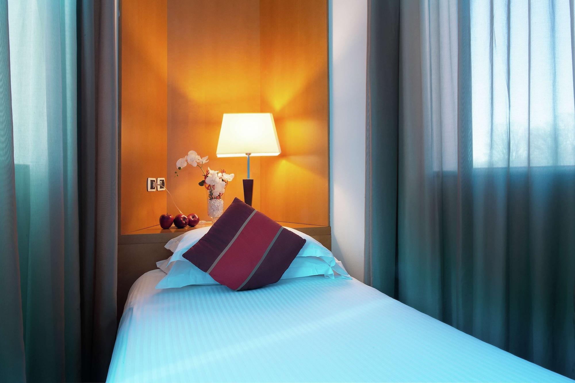 Hilton Garden Inn Milan Malpensa Somma Lombardo Exterior foto